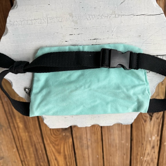 NWT Victoria Secret PINK Mint Green Fanny Pack Waist Belt Bag White Logo - Picture 3 of 6